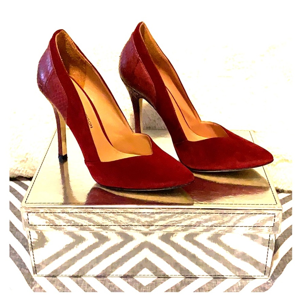 Sigerson Morrison Ruby Snake spring pumps